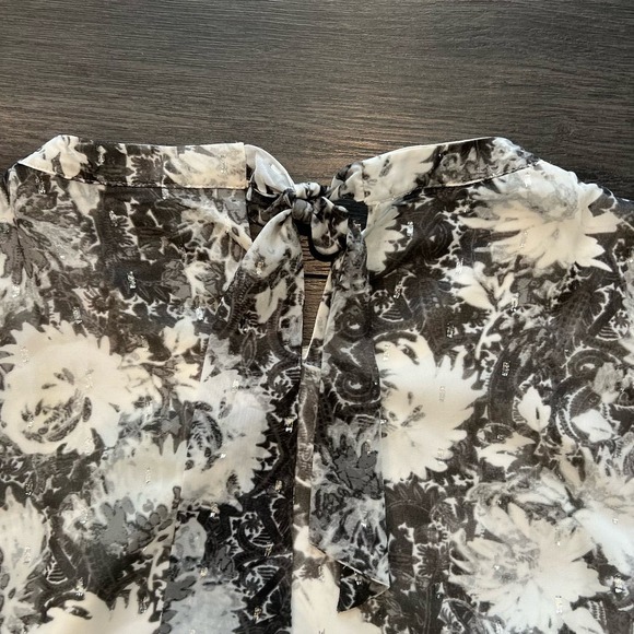 Talbots Tie Back Blouse Metallic Floral Print Floral Scrolls Size Large - Picture 5 of 7
